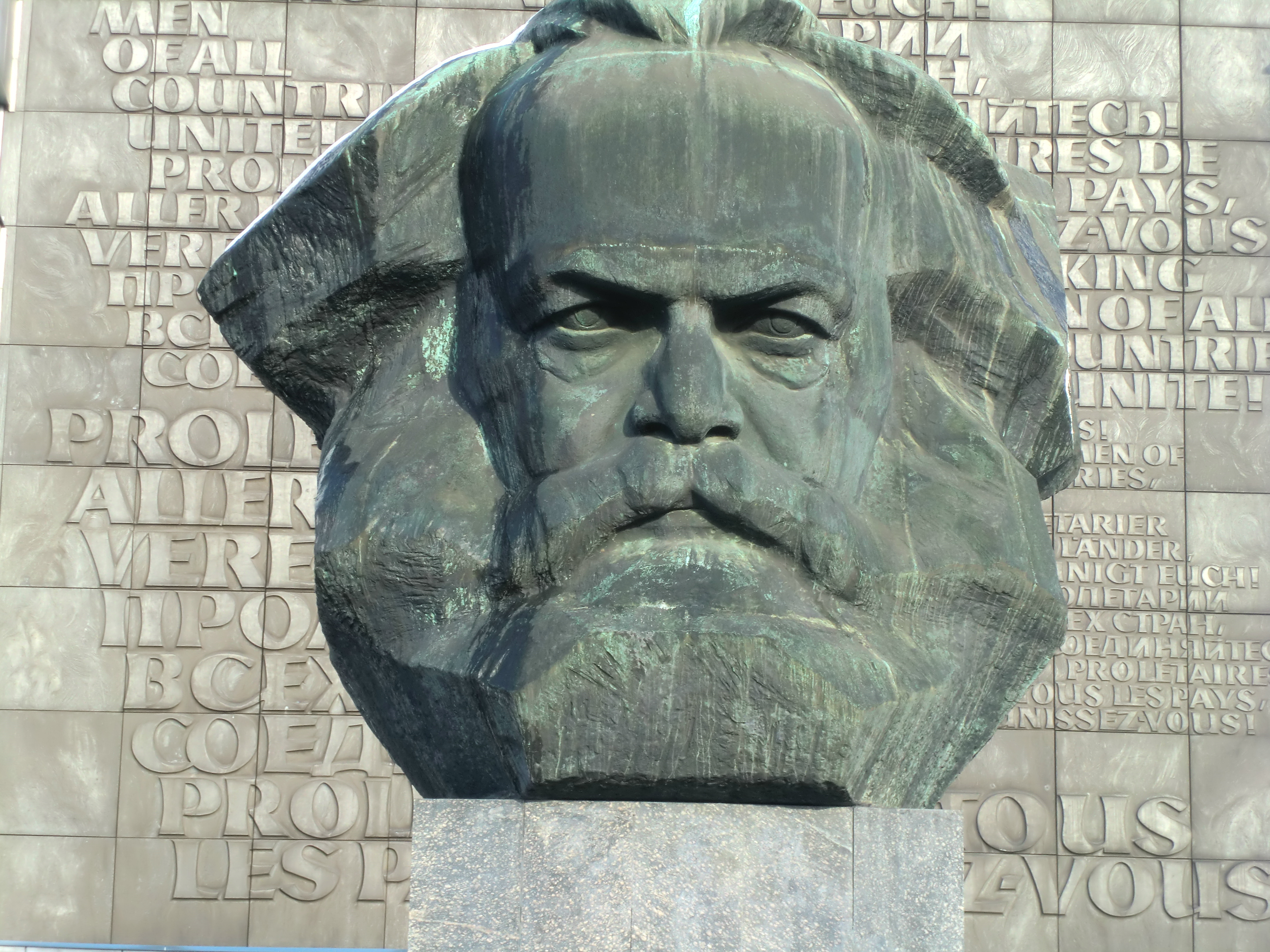 Jürgen Henne, <b>Michael Morgner</b> und Karl Marx in Chemnitz. - cimg0050